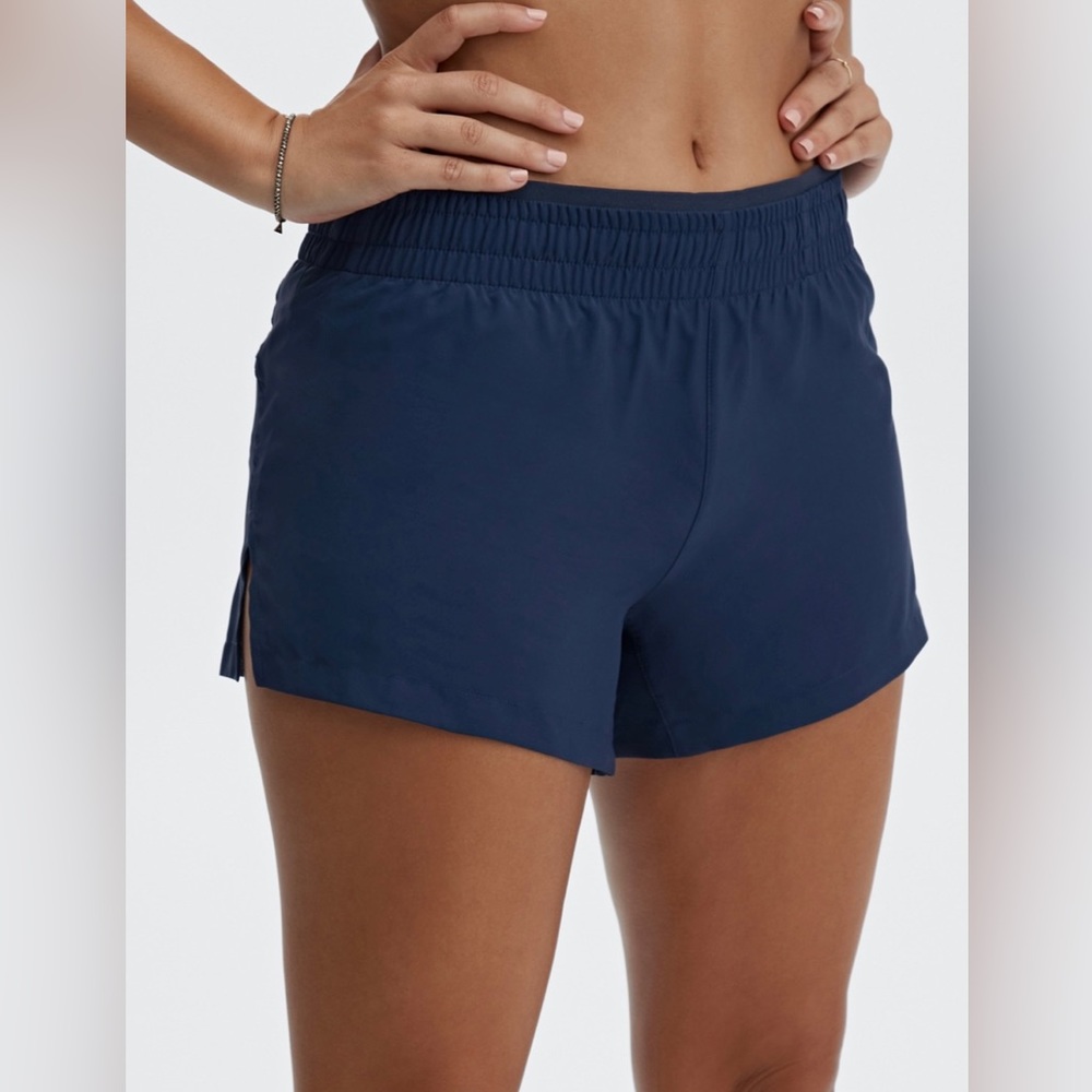 Fabletics Breathe Mid-Rise Run Short Small